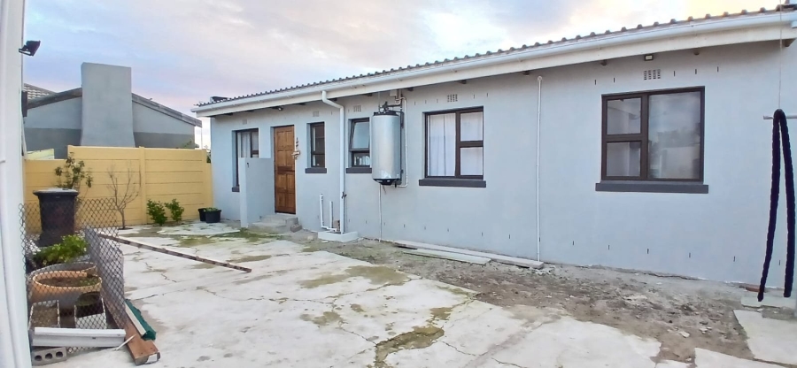 2 Bedroom Property for Sale in Colorado Park Western Cape